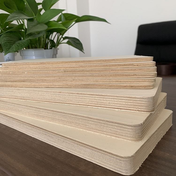 Dekorativ faner av plywood